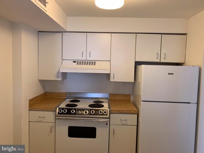 Building Photo - 1207 Locust St