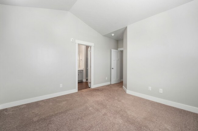 Building Photo - 1838 W Eaglewood Dr