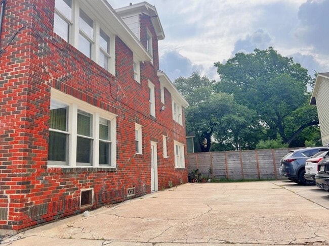 Building Photo - 2021 Kane St