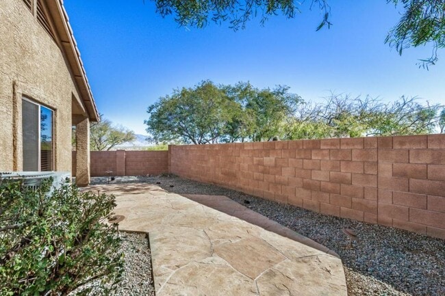 Building Photo - 13296 E Coyote Well Dr