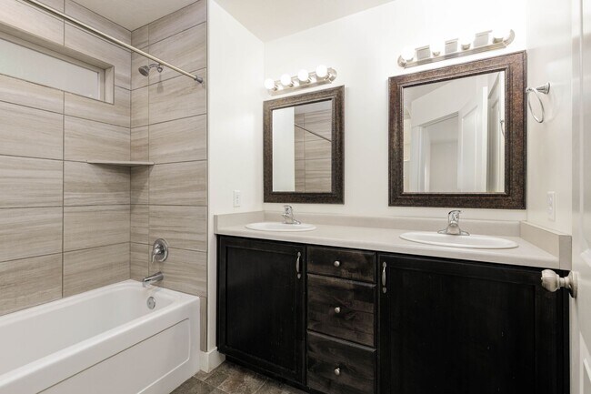 Building Photo - Beautiful Desert Canyon 4 Bedroom / 2.5 Bathroom / 2 Car Garage available NOW