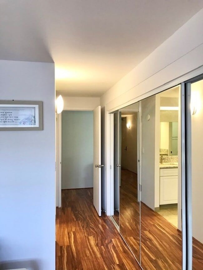 Building Photo - $3,400, Plaza HI Kai Condo, Furnished 2-Be...