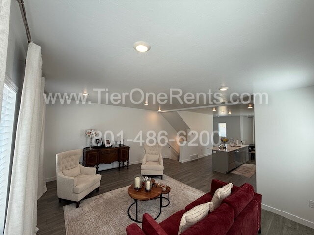 Building Photo - NO DEPOSIT option available for qualified ...