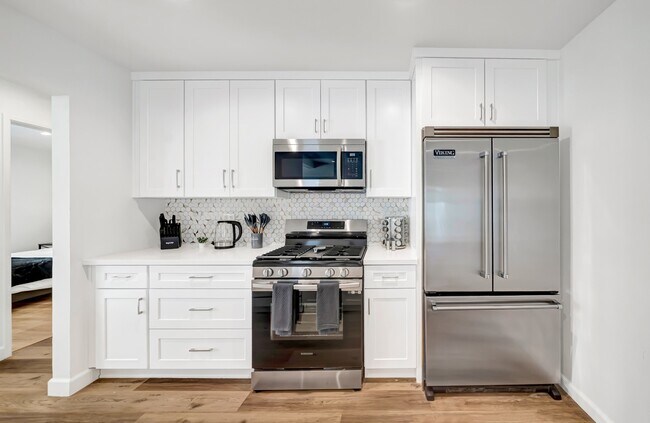 Building Photo - 22998 Valerio St