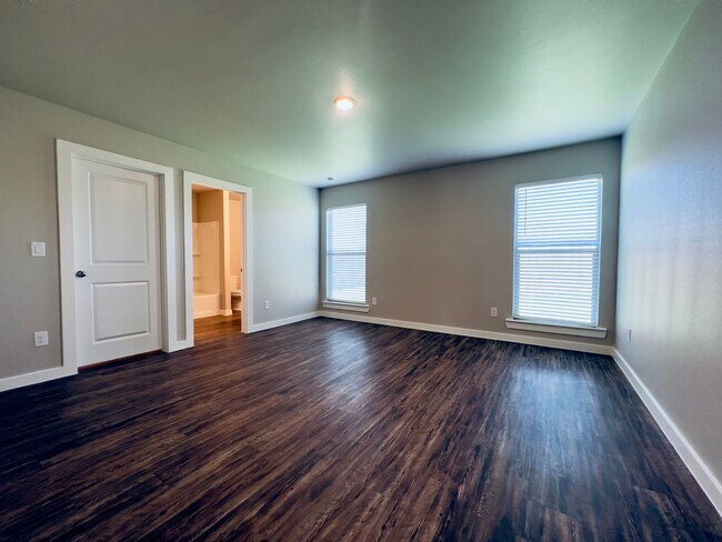 Building Photo - Pre-Leasing for August: Recently Constructed 3/2/2 in Frenship ISD with Turf Backyard