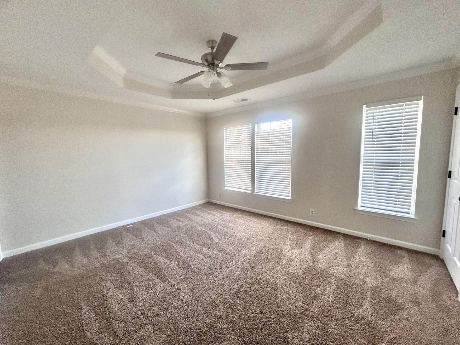 Building Photo - 1345 Bell Rd