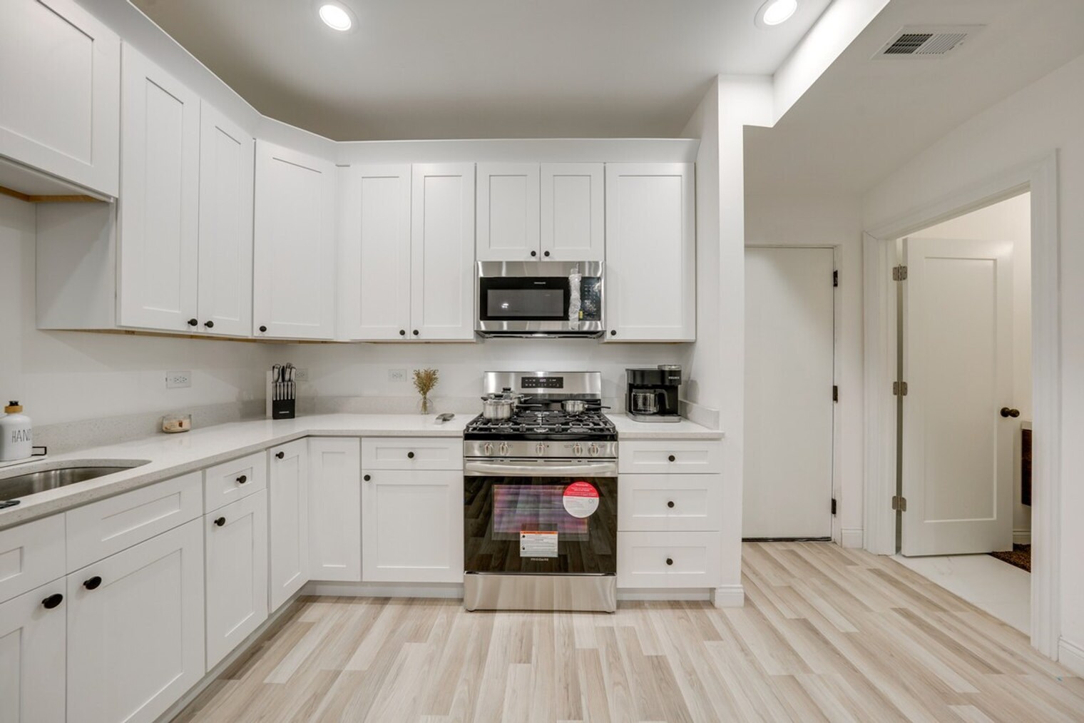 Building Photo - 4727D Yender Ave