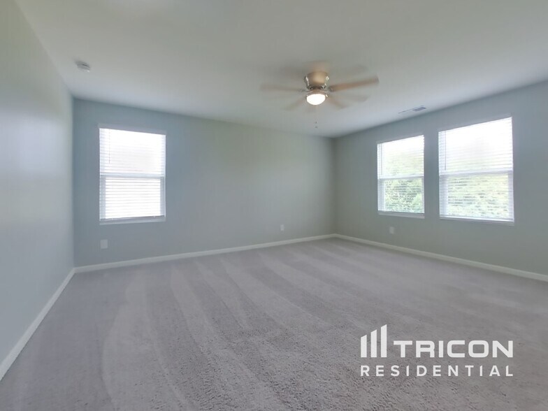 Building Photo - 504 Cole Creek Dr