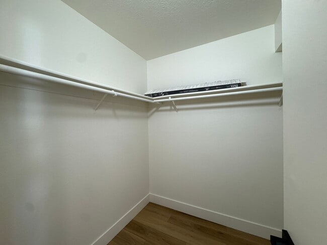 Building Photo - Newly Remodeled Studio in Sparks! Availabl...