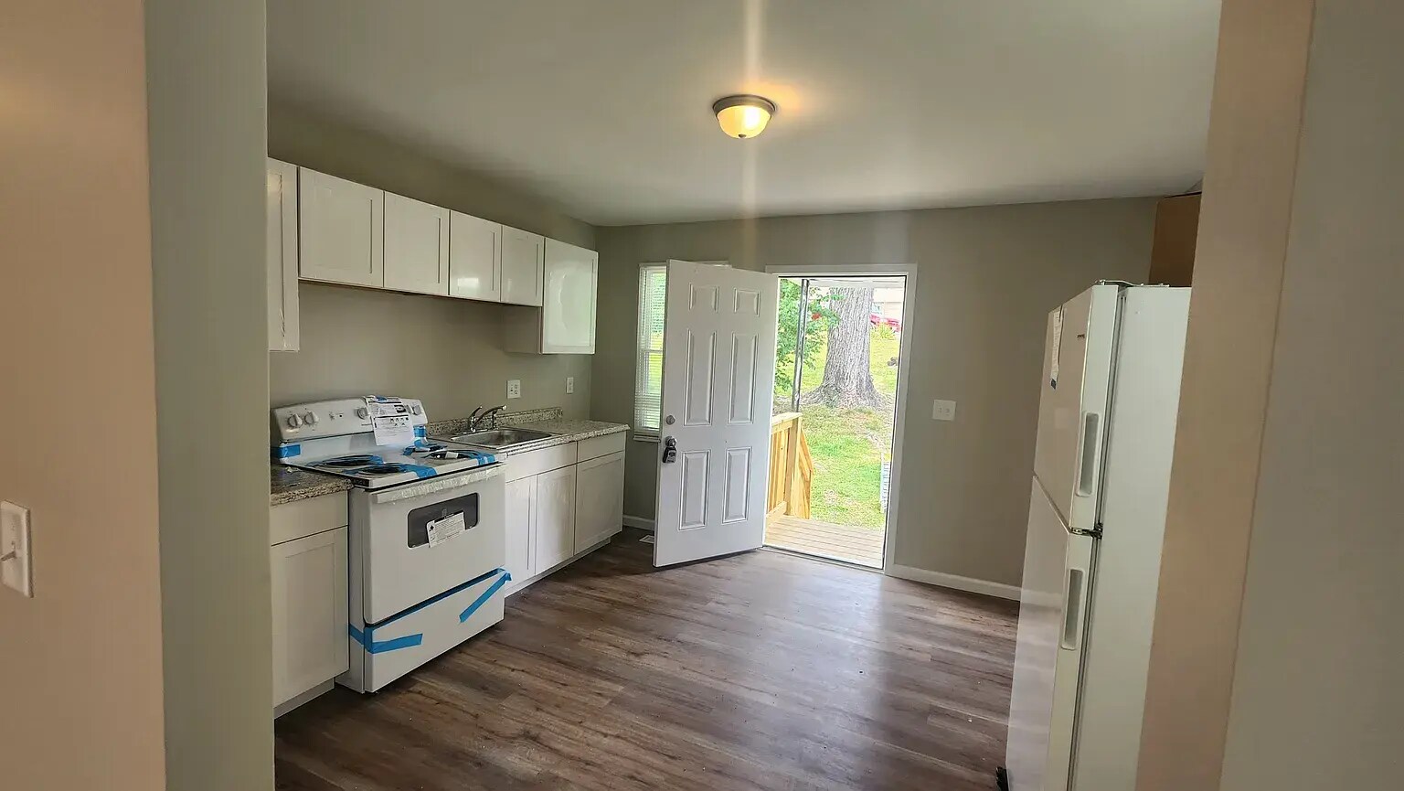 Building Photo - 223 Jefferson Ave