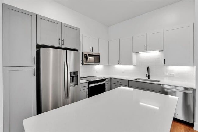Building Photo - 1415B Forward Dr