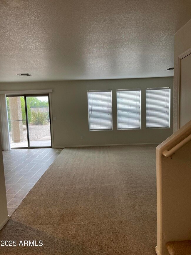 Building Photo - 800 E Cowboy Cove Trail