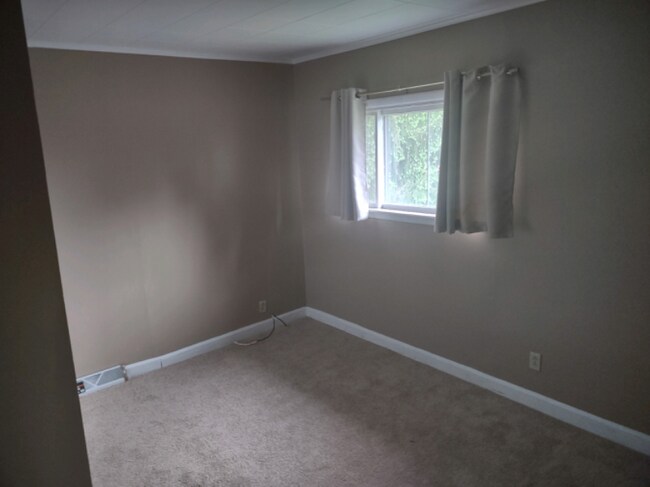 Building Photo - 105 Maher St