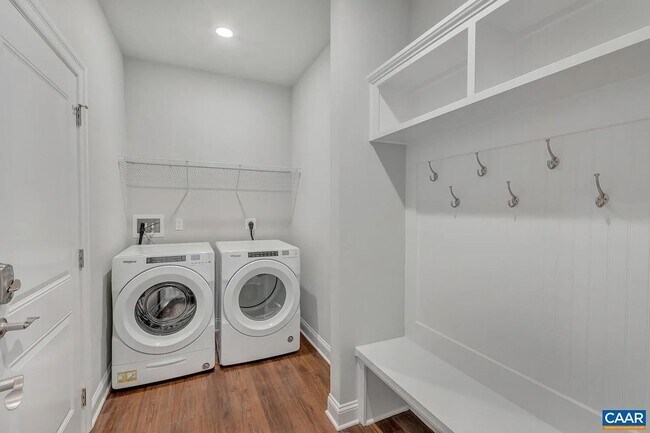 Building Photo - Upscale living in this beautiful model home in Old Trail - 4BR, 3.5 Ba