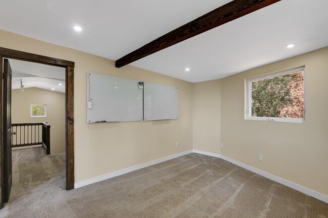 Building Photo - 3021 Hidden Valley Ln
