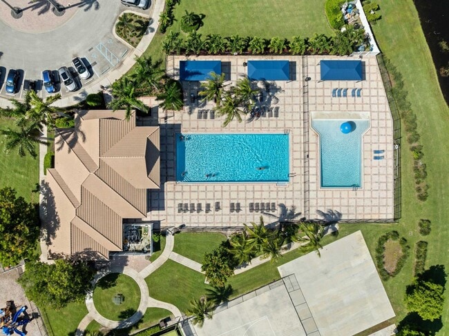 Building Photo - 2125 SW Cape Cod Dr