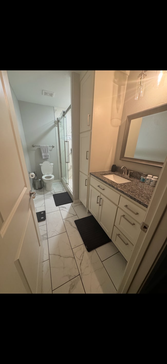 Building Photo - 235 Turnberry Ct