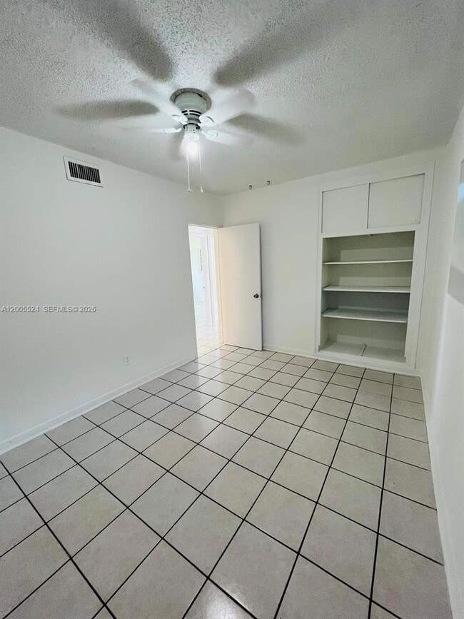 Building Photo - 1420 NE 203rd St