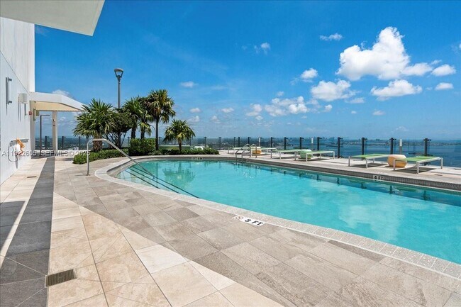 Building Photo - 501 NE 31st St