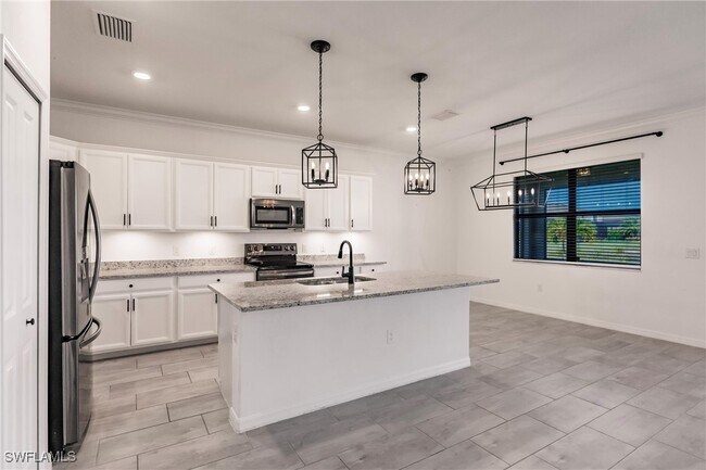 Building Photo - 14599 Cantabria Dr