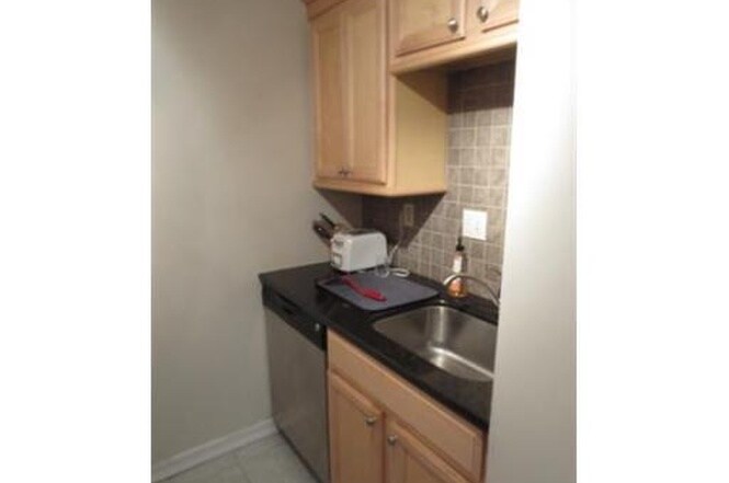 Building Photo - 15 N Beacon St