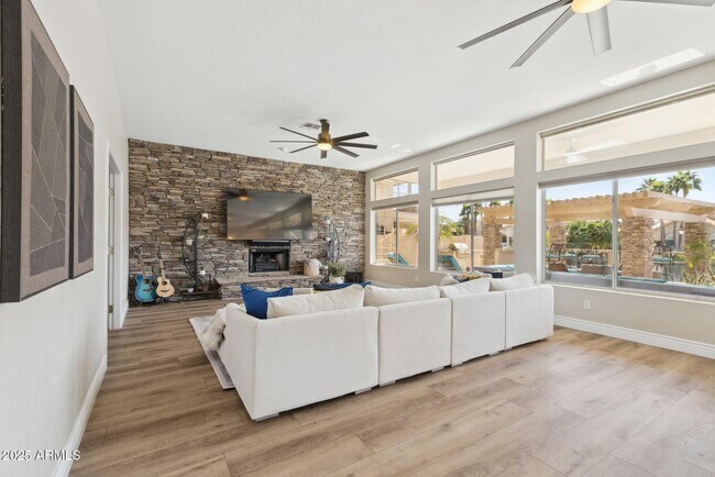 Building Photo - 1321 W Shellfish Dr