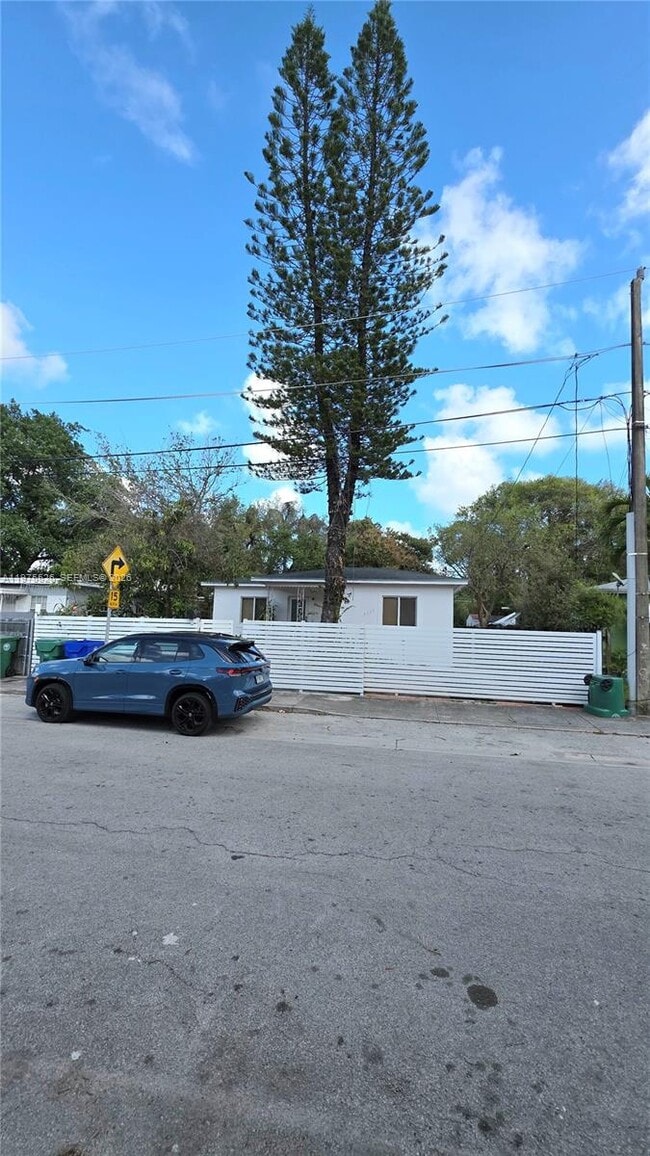 Building Photo - 5715 NW 6th Ave