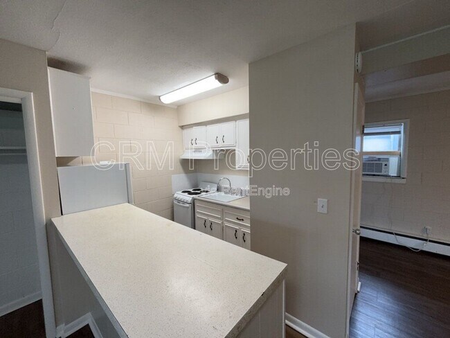 Building Photo - 6134 Hillside Ave