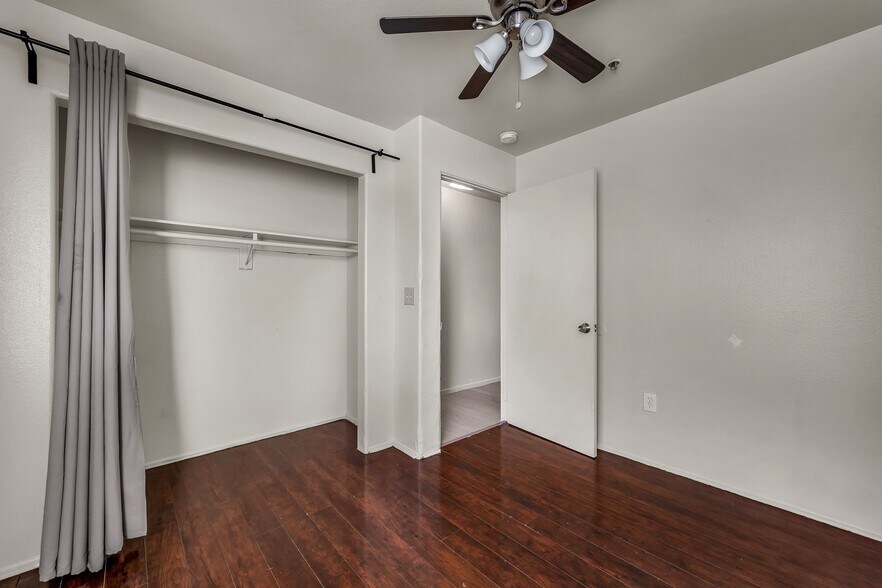 Building Photo - 5231 Huntington Dr N