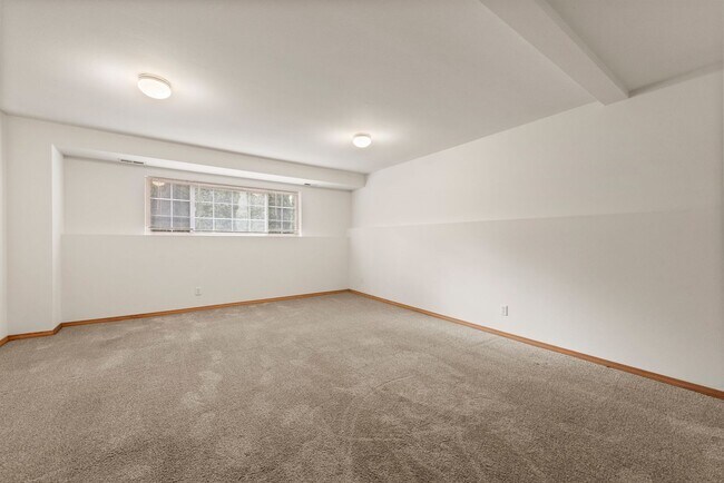 Building Photo - Newly remodel 4 bed 3 bath home in Shoreline