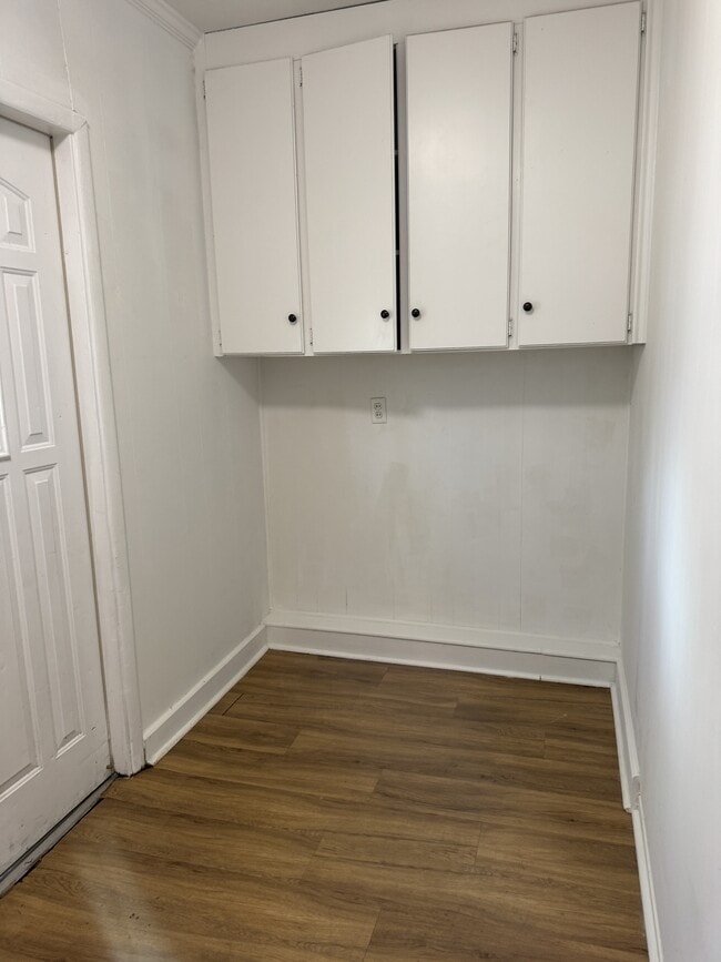 Building Photo - 1000 Fairlane Dr