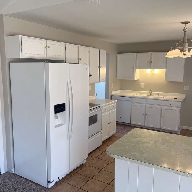 Building Photo - 7285 S Elm Ct
