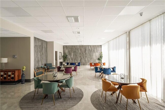 Building Photo - 3140 S Ocean Dr