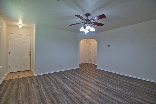 Building Photo - 16418 Hamilton Point Cir