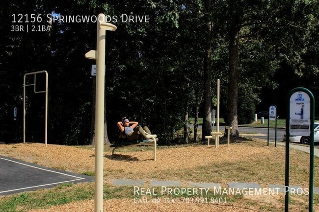 Building Photo - New Paint