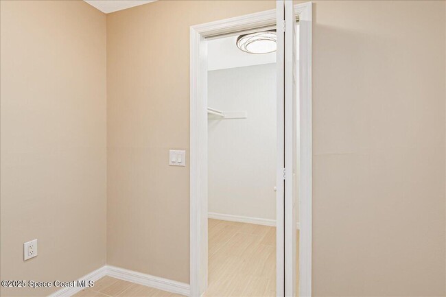 Building Photo - 436 Thrush Dr