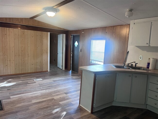 Building Photo - 111 W Mulberry Ave