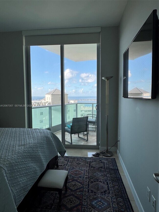 Building Photo - 1331 Brickell Bay Dr