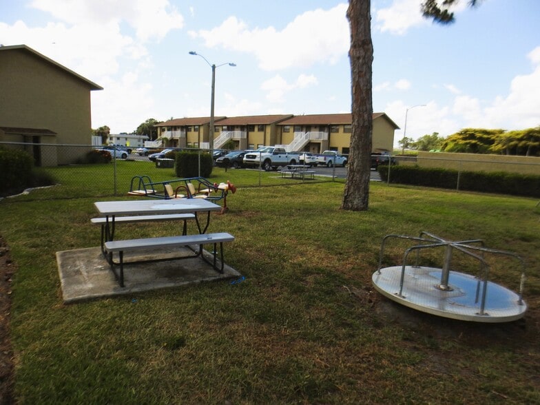 Building Photo - 4773 Orange Grove Blvd