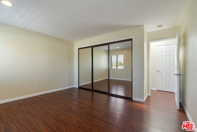 Building Photo - 3912 Girard Ave
