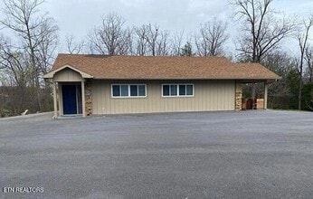 Building Photo - 1422 Mountain Ranch Rd