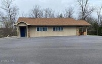 Building Photo - 1422 Mountain Ranch Rd
