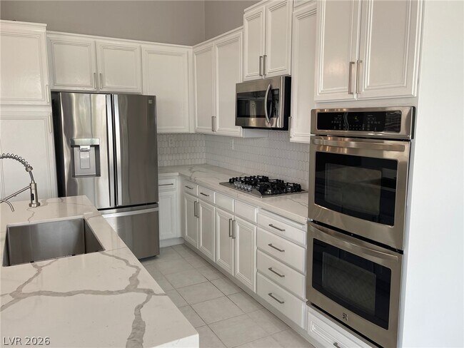 Building Photo - 8562 Lambert Dr