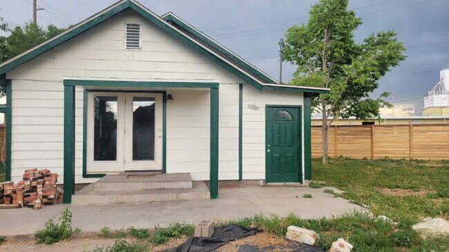 back of house - 303 S 2nd St