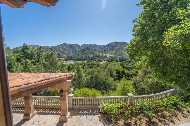 Building Photo - Private 5 Bedroom Estate for Rent in Santa...