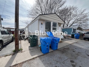 Building Photo - 925 Wilson Ave