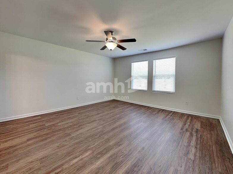 Building Photo - 122 Orion Way
