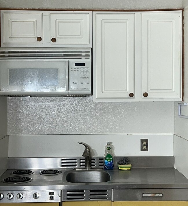 Building Photo - Meadow Studio Condo