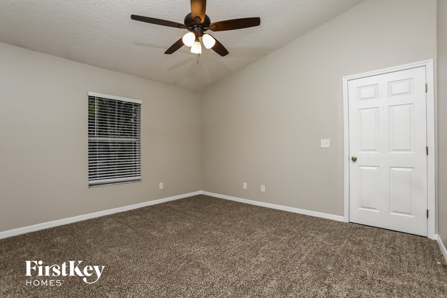 Building Photo - 2007 Juniper Dr