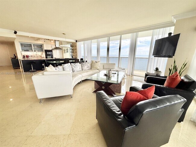 Building Photo - 1830 S Ocean Dr